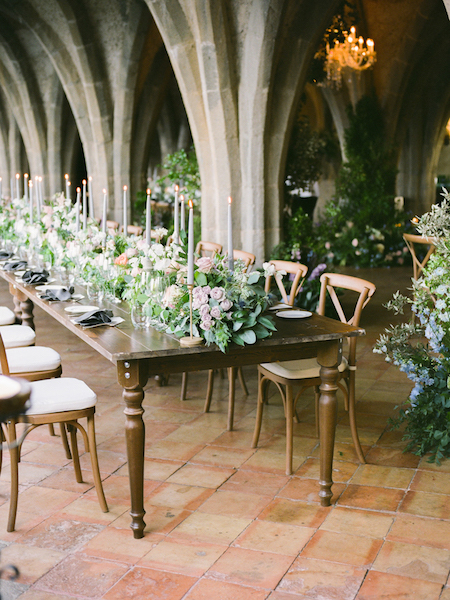 Fiori per tavolo imperiale in legno senza tovaglia