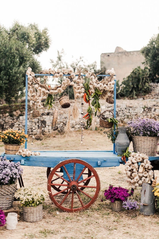 Steet market for wedding aperitif in Puglia