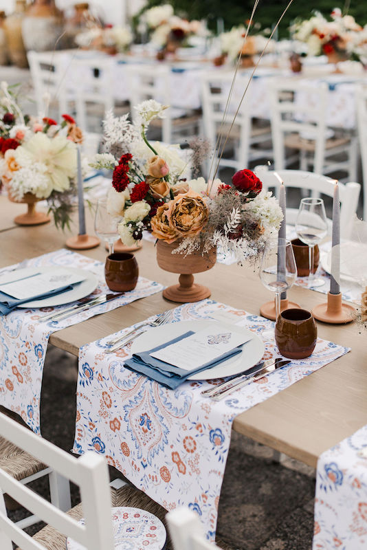 This placemants are a special detail for a wedding table setting