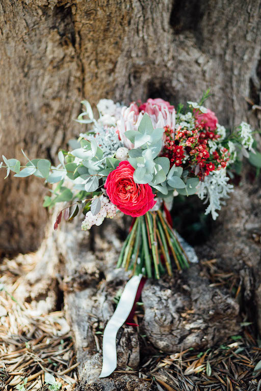 bouquet da sposa con rose rosse