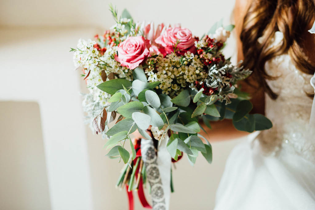 bouquet da sposa con fiori piccoli