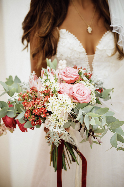 Bouquet sposa con fiori colorati