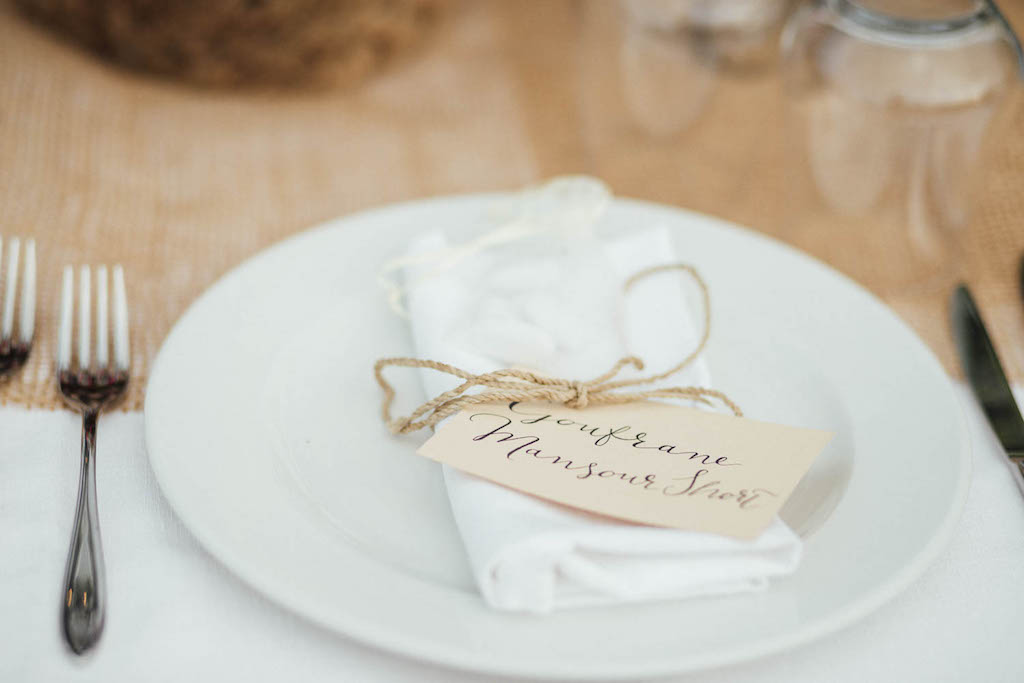 idea segnaposto matrimonio con nome scritto a mano