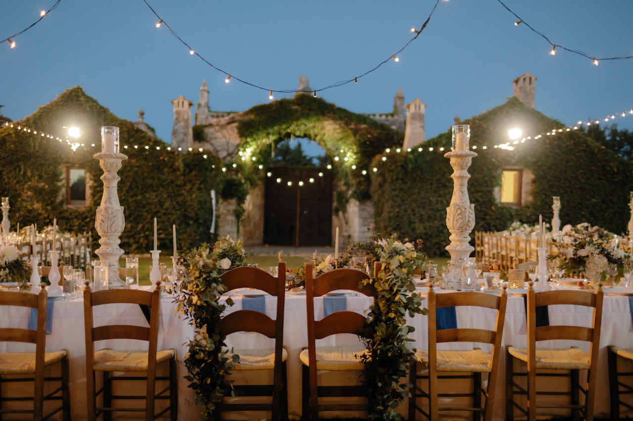 Decorazione sedie sposi per matrimonio a Castello Marchione