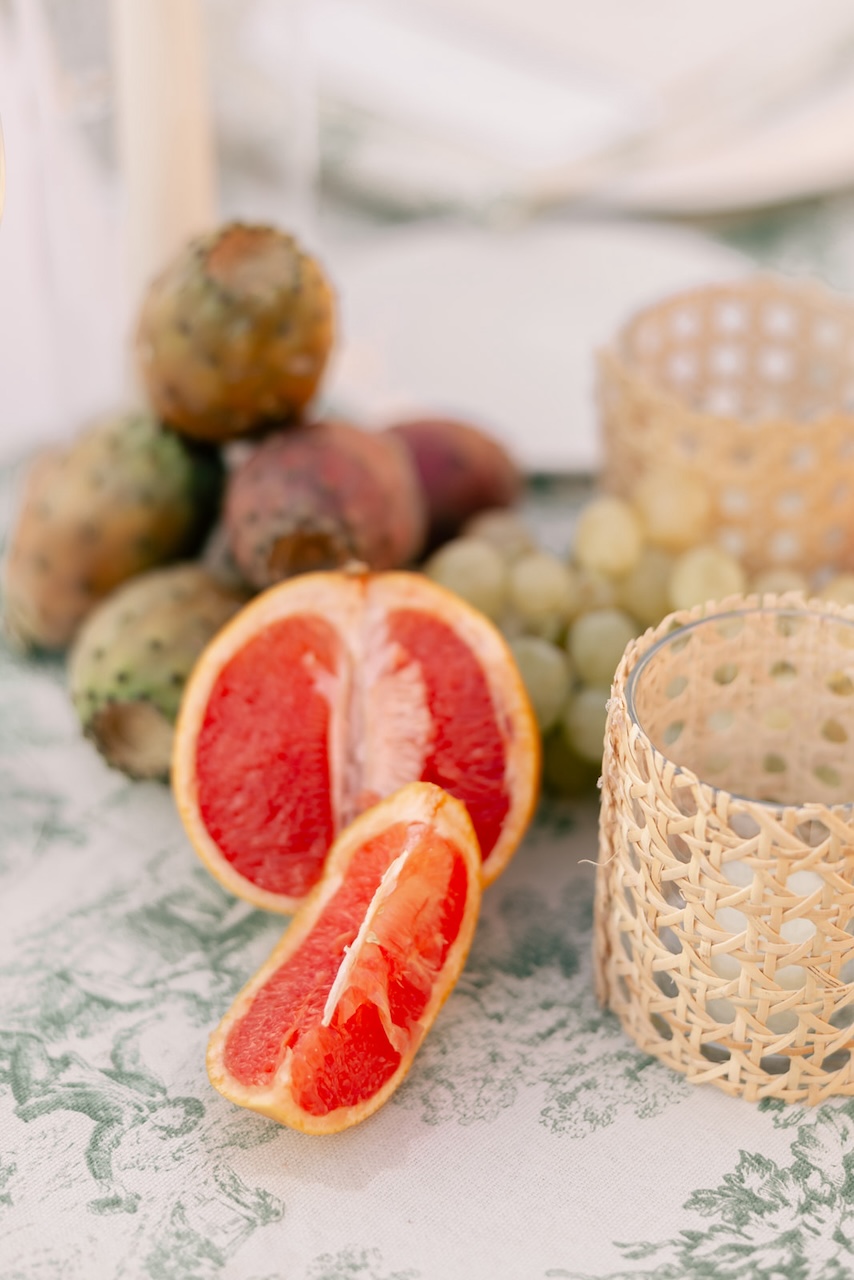 weddings centerpiece with fresh fruits in masseria Grieco