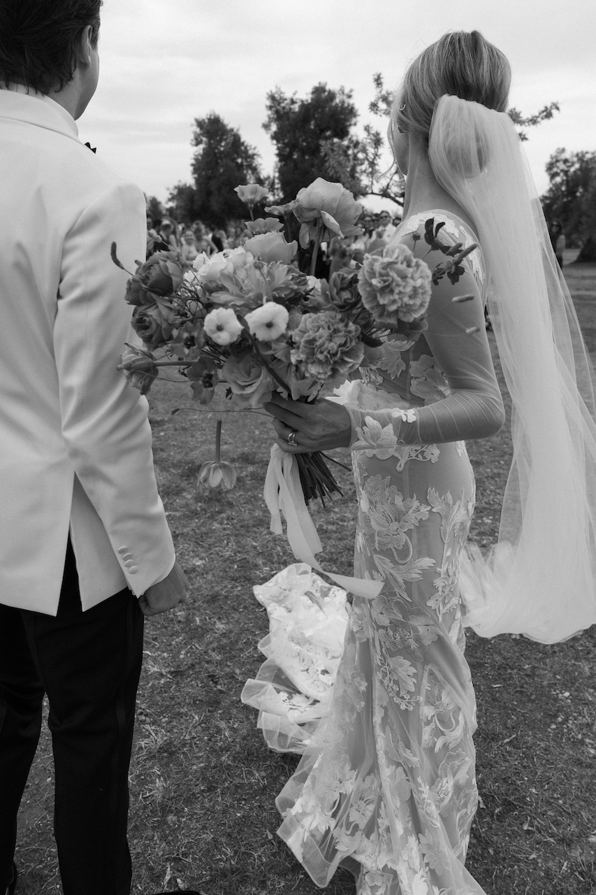 bouquet sposa con rose , gerbere e lisianthus