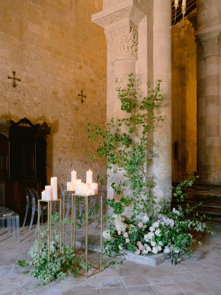 allestimento floreale chiesa matrimonio candele