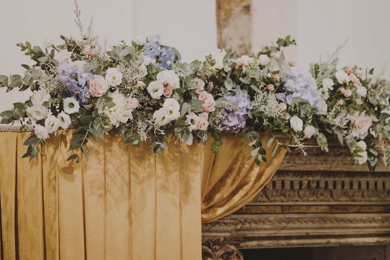 Fiori per altare chiesa