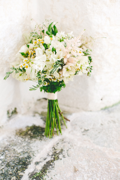bouquet da sposa rustic chic con bouganvillea bianca